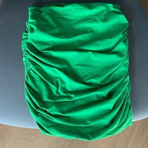 Babaton xs stretchy comfortable skirt.  Worn once.  Excellent condition